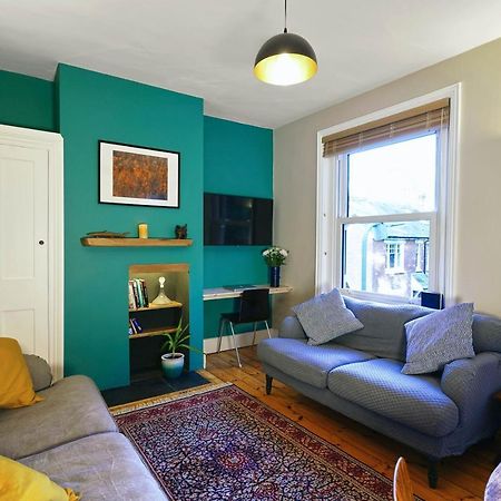 Tastefully Decorated 1-Bed With Free Parking - At Hem Διαμέρισμα Γουίντσεστερ Εξωτερικό φωτογραφία