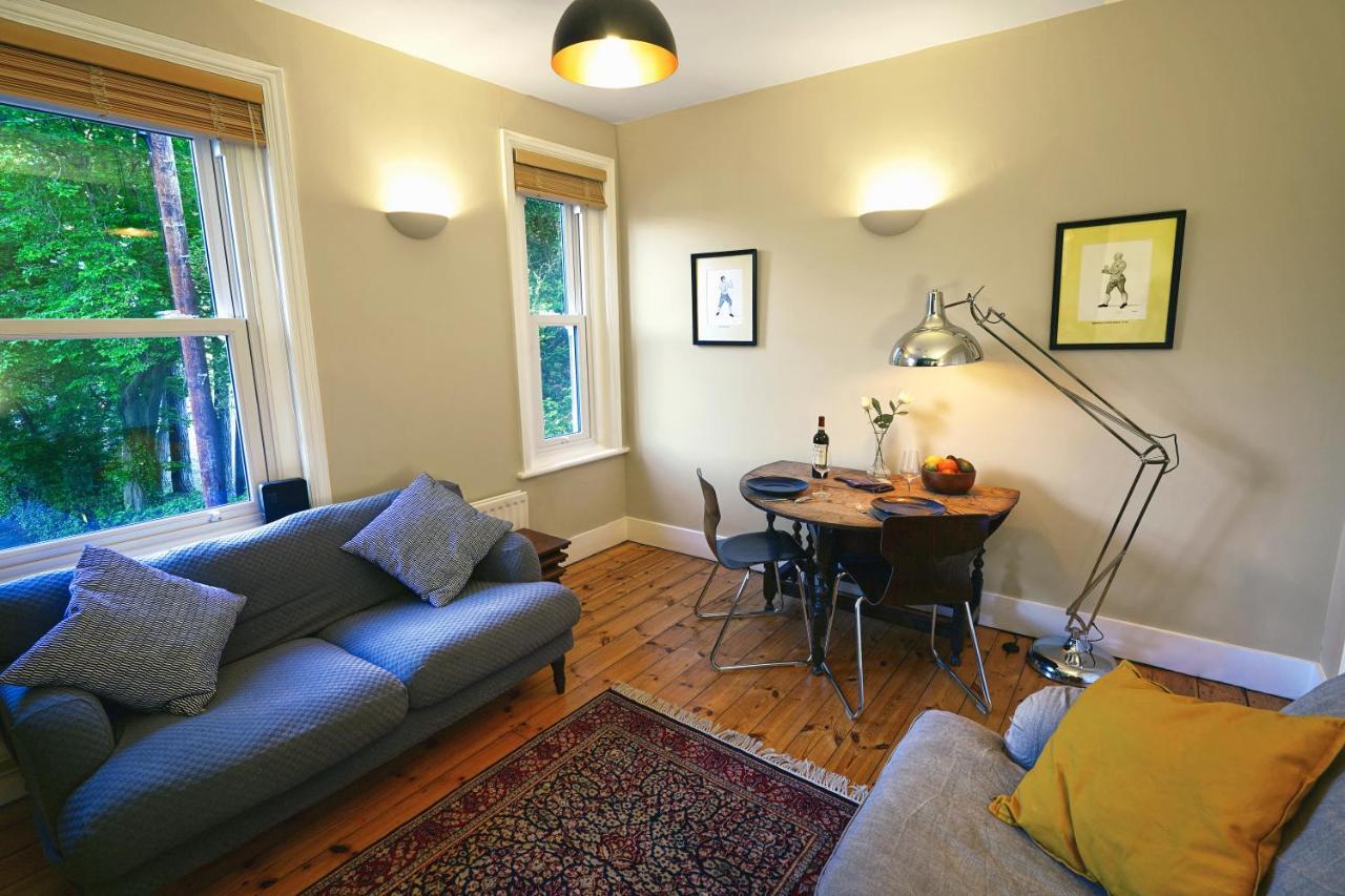 Tastefully Decorated 1-Bed With Free Parking - At Hem Διαμέρισμα Γουίντσεστερ Εξωτερικό φωτογραφία