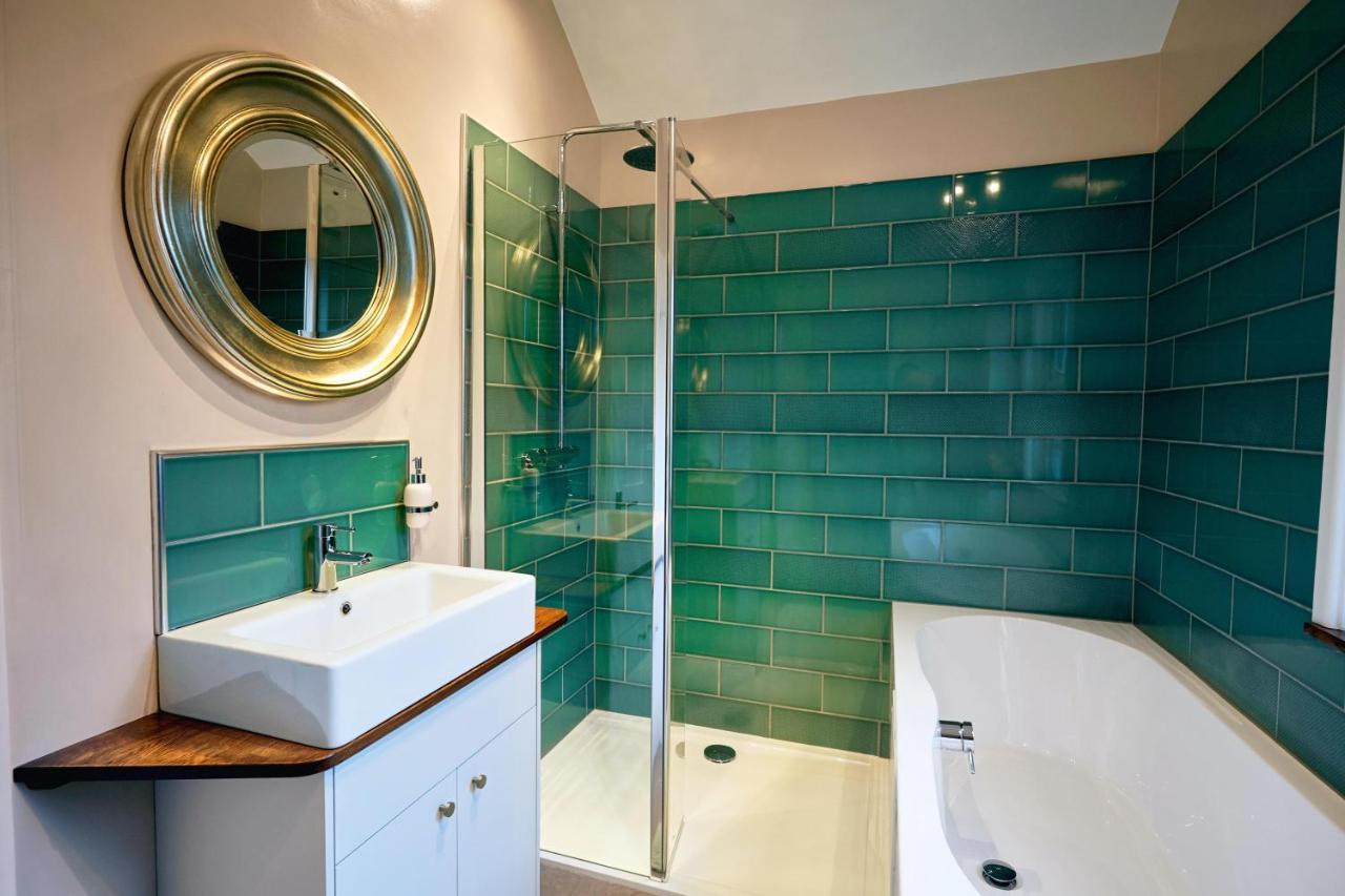 Tastefully Decorated 1-Bed With Free Parking - At Hem Διαμέρισμα Γουίντσεστερ Εξωτερικό φωτογραφία