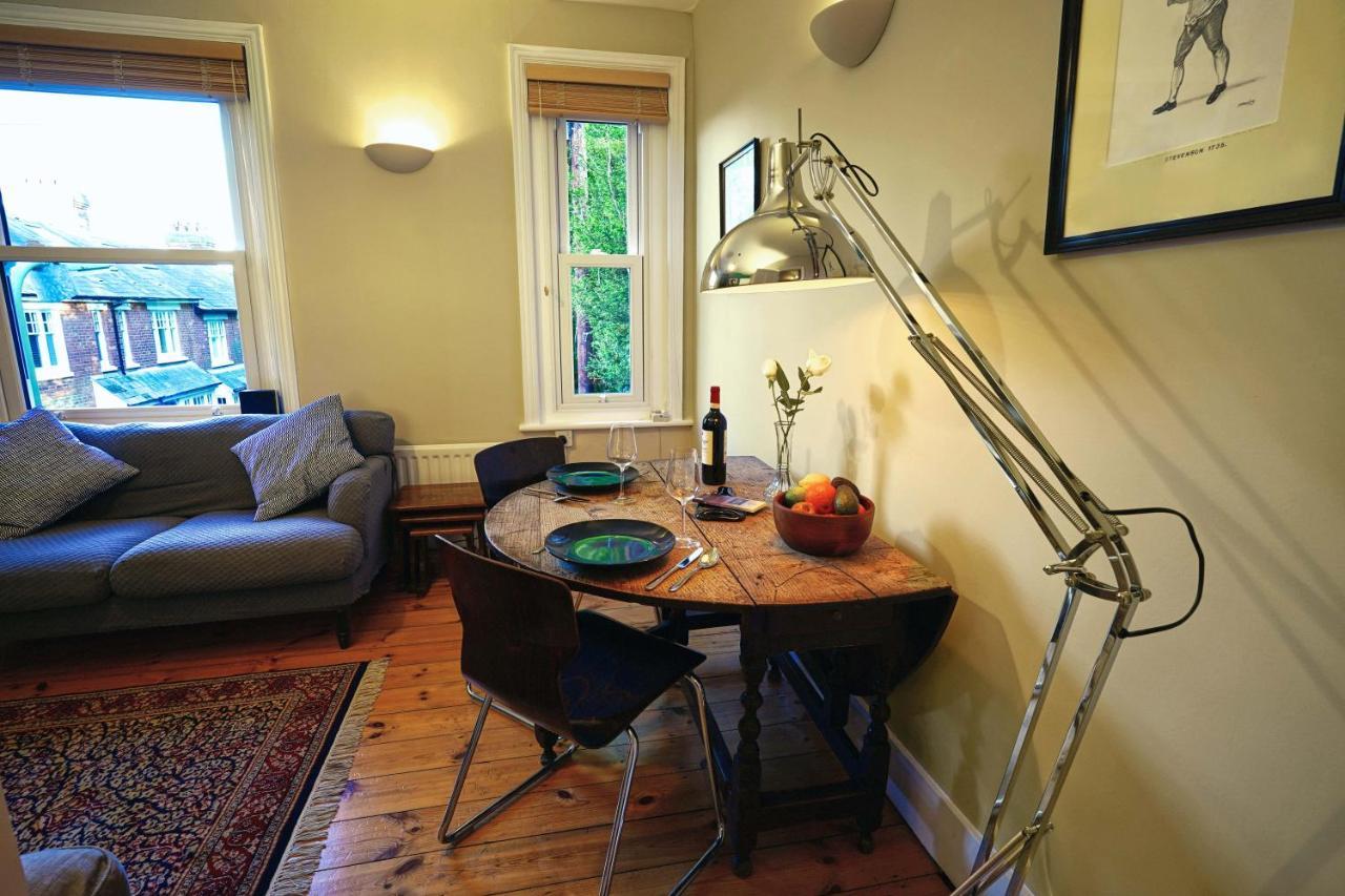 Tastefully Decorated 1-Bed With Free Parking - At Hem Διαμέρισμα Γουίντσεστερ Εξωτερικό φωτογραφία